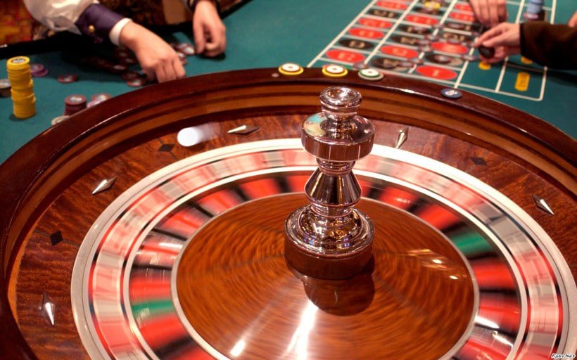 Suasana meja Live Casino slo999 dengan dealer profesional siaran langsung